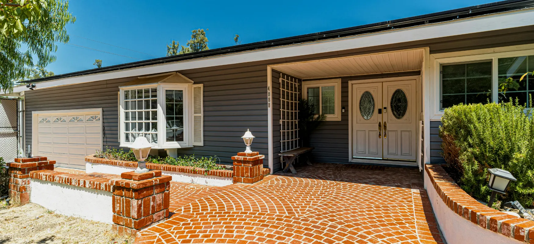 Double Door House Photo